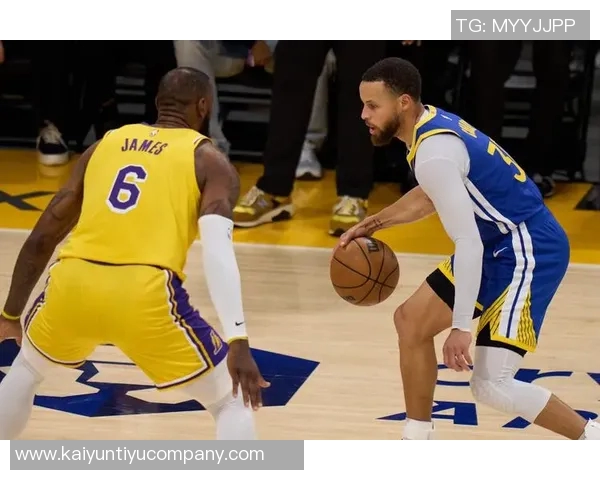 徐静雨分析勇士队年龄结构与湖人对比展望新赛季前景差异 徐静雨分析勇士队年龄结构与湖人对比展望新赛季前景差异