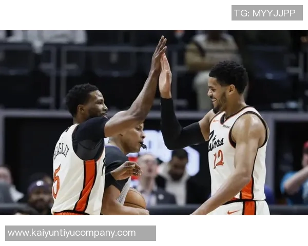 布克强调保持进攻节奏关键在于避免活球失误无论领先与否 布克强调保持进攻节奏关键在于避免活球失误无论领先与否