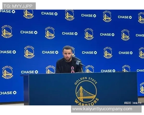 科尔透露库里缺席训练但与队友共同观看比赛录像积极参与备战 科尔透露库里缺席训练但与队友共同观看比赛录像积极参与备战