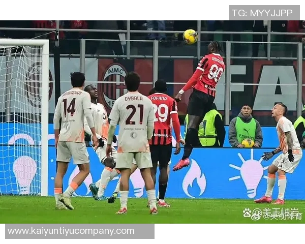 菲利克斯禁区内华丽舞动1对4轻巧挑射完美入网