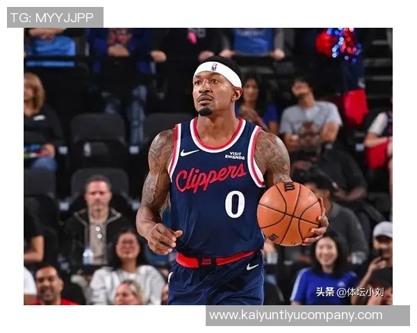 快船官方确认比尔因背部不适明日对阵开拓者出战存疑