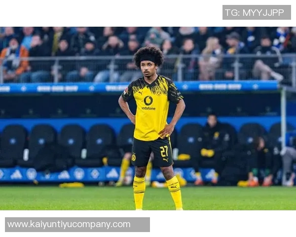 曼联对多特边锋阿德耶米表现出兴趣球探主管与其关系密切 曼联对多特边锋阿德耶米表现出兴趣球探主管与其关系密切