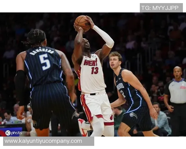 阿德巴约表现低迷10投仅中3全场仅得6分14篮板4助攻1断1帽